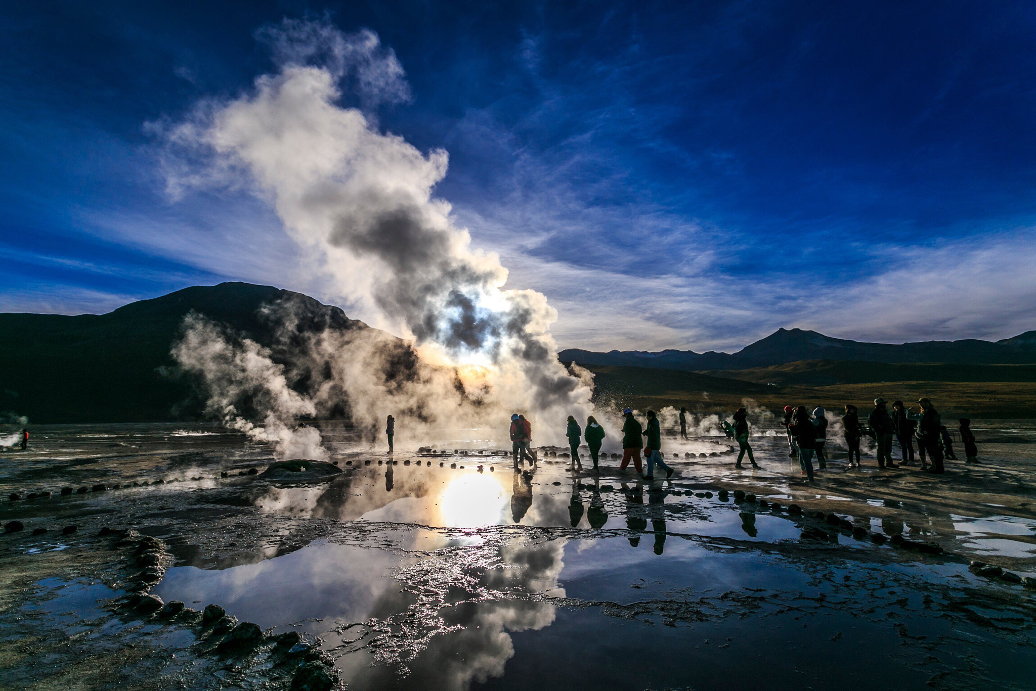 Geyser del Tatio ao amanhecer